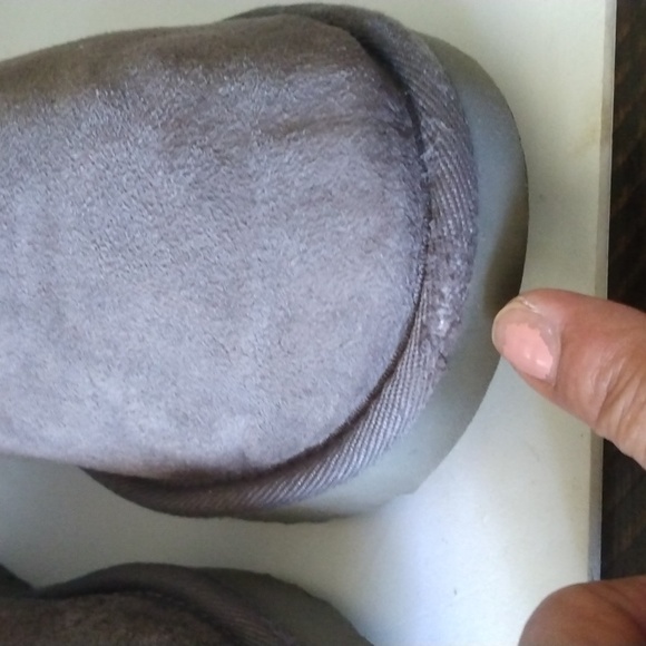 UGG BOOTS - Picture 7 of 10